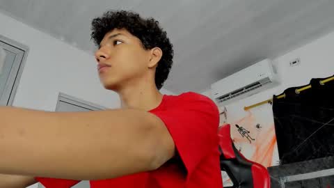 Maximiliano online show from November 2, 2025, 8:44 pm