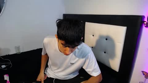 -- maximo and isa -- online show from September 14, 2025, 7:18 am