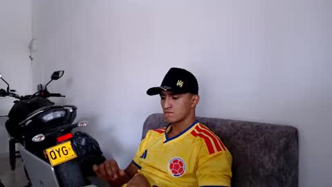 Maximo Sebastian online show from June 23, 2026, 9:46 pm