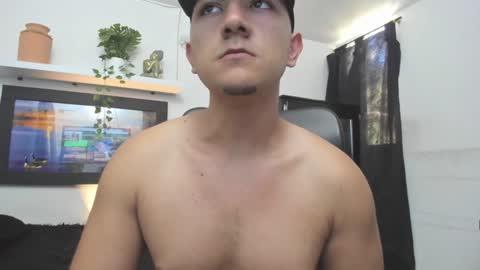 Snapshot of maximo_ston chatting on December 8, 2024, 8:36 pm maximo_ston online show from December 8, 2024, 8:36 pm