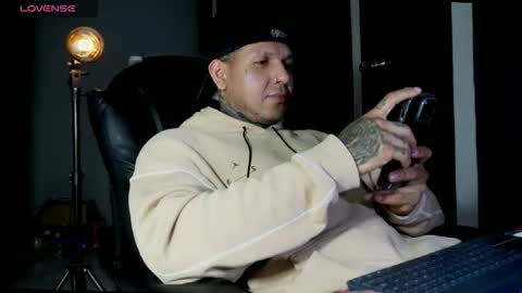 Maximo online show from December 2, 2025, 11:56 pm