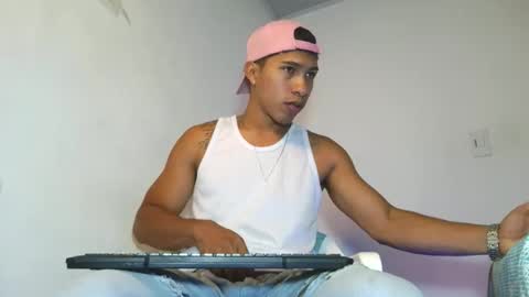 Maximo Aron Vega online show from April 2, 2026, 8:39 pm