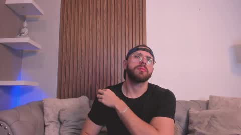 Snapshot of maximo_wolf1 chatting on May 4, 2026, 1:45 am Maximo Wolf online show from May 4, 2026, 1:45 am