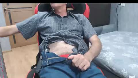 Snapshot of maximus3334 chatting on August 8, 2026, 8:33 pm maximus3334 online show from August 8, 2026, 8:33 pm