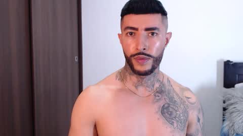 Independent Model online show from January 29, 2025, 6:01 am