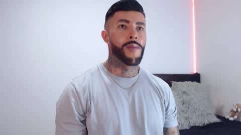 Independent Model online show from October 4, 2025, 5:16 am