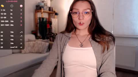 Maxine online show from February 17, 2026, 12:56 pm