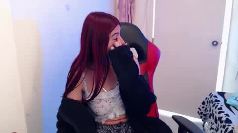 maxinesex_ online show from December 18, 2025, 2:23 pm