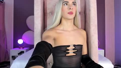 Maxi Rogers online show from March 20, 2026, 11:26 am