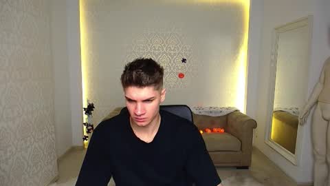 MaxKaiden online show from October 20, 2025, 4:57 am