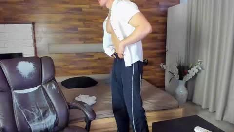 MaxKaiden online show from March 13, 2026, 7:04 am