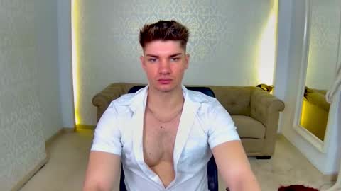 MaxKaiden online show from April 15, 2026, 6:31 am