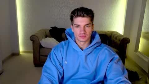 MaxKaiden online show from June 5, 2026, 7:03 am