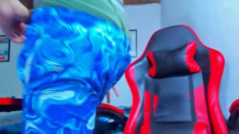 MAX online show from September 13, 2025, 7:24 pm