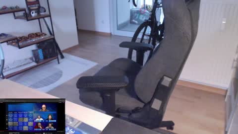 maxp0wer21 online show from December 28, 2024, 1:06 pm