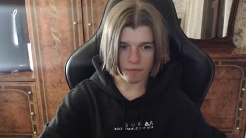 Max online show from December 12, 2024, 8:32 pm