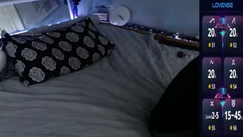 MaxRouger online show from October 6, 2025, 8:23 am