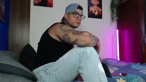 Snapshot of maxstroncm18 chatting on July 12, 2026, 1:02 pm maxstroncm18 online show from July 12, 2026, 1:02 pm