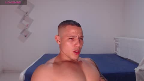 Snapshot of maxwel949813 chatting on February 20, 2026, 6:48 am Max online show from February 20, 2026, 6:48 am