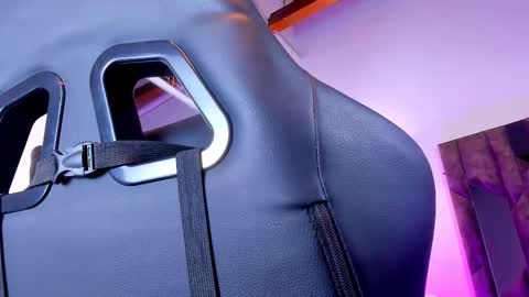 MAX online show from February 1, 2025, 11:58 pm