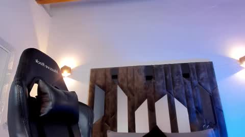 MAX online show from February 23, 2025, 12:08 am