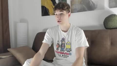 Snapshot of maxwellchik chatting on September 24, 2025, 4:21 pm maxwellchik online show from September 24, 2025, 4:21 pm