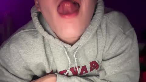 Snapshot of maxx276828 chatting on November 7, 2025, 4:01 am maxx276828 online show from November 7, 2025, 4:01 am