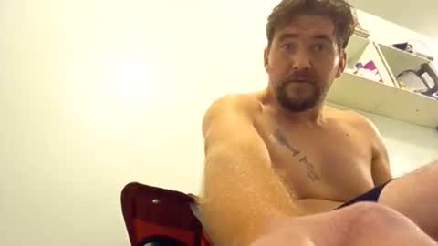 Max online show from November 10, 2025, 7:40 am