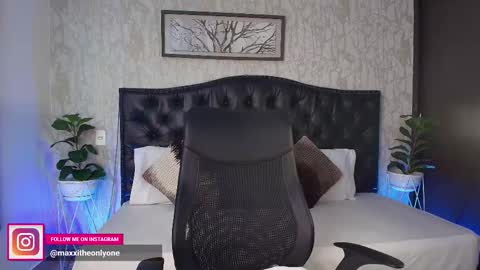 Snapshot of maxxicruz chatting on November 8, 2025, 4:45 am Maxxi online show from November 8, 2025, 4:45 am