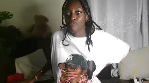 maxxinepetite online show from September 17, 2025, 9:05 pm