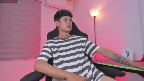 Snapshot of maxxx_0 chatting on June 3, 2026, 6:38 am max online show from June 3, 2026, 6:38 am