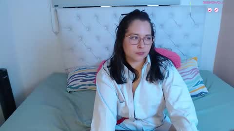 May online show from November 25, 2025, 4:12 am