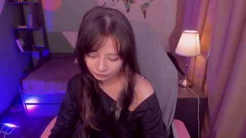 Snapshot of may_lings chatting on July 3, 2026, 4:35 pm may_lings online show from July 3, 2026, 4:35 pm