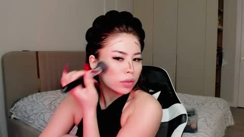 Mia online show from February 12, 2026, 2:17 am