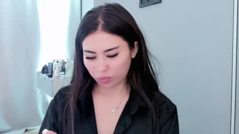 Snapshot of may_mia chatting on July 19, 2026, 1:53 am Mia online show from July 19, 2026, 1:53 am