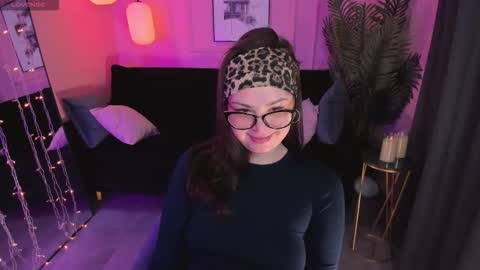 Maya online show from February 22, 2026, 2:04 pm