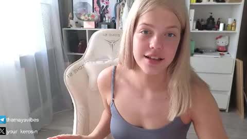 Snapshot of maya_blonde18 chatting on June 24, 2026, 3:05 am Maya online show from June 24, 2026, 3:05 am