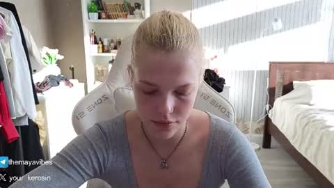 Snapshot of maya_blonde18 chatting on July 18, 2026, 3:33 am Maya online show from July 18, 2026, 3:33 am
