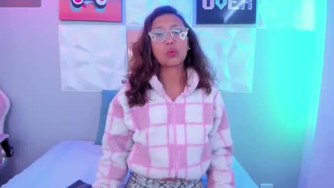 Snapshot of maya_cardona chatting on December 16, 2025, 2:33 pm Maya online show from December 16, 2025, 2:33 pm