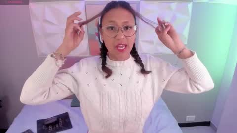 Snapshot of maya_cardona chatting on December 22, 2025, 12:02 pm Maya online show from December 22, 2025, 12:02 pm