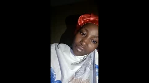 Snapshot of maya_melody chatting on February 19, 2026, 7:32 pm maya_melody online show from February 19, 2026, 7:32 pm