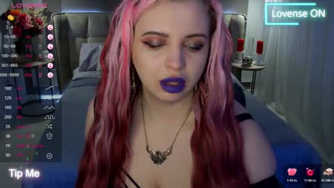 Maya Mils online show from March 9, 2025, 1:04 am