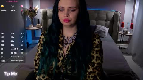 Maya Mils online show from October 14, 2025, 1:06 am