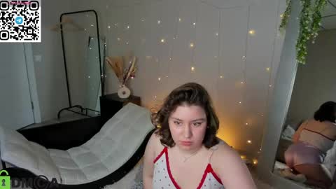 Snapshot of maya_raay chatting on April 27, 2026, 9:07 am Maya online show from April 27, 2026, 9:07 am