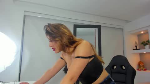 Maya online show from September 24, 2025, 5:00 am