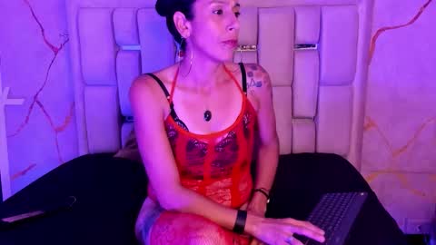 Snapshot of maya_storm_ chatting on December 18, 2025, 7:42 pm Maya Strom online show from December 18, 2025, 7:42 pm