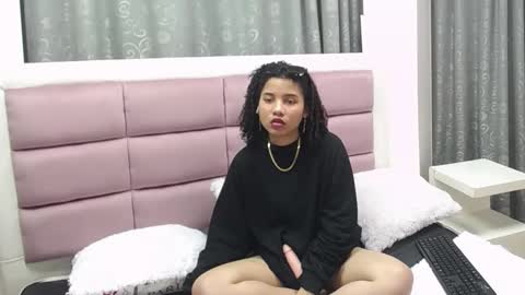 Snapshot of mayaa_ross chatting on February 26, 2025, 8:48 am Maya online show from February 26, 2025, 8:48 am