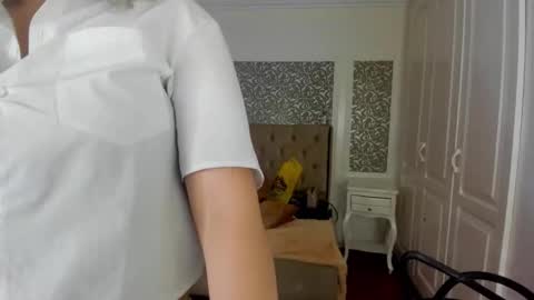 Snapshot of mayaa_ross chatting on September 12, 2025, 1:49 am Maya online show from September 12, 2025, 1:49 am