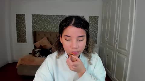 Snapshot of mayaa_ross chatting on September 23, 2025, 2:14 am Maya online show from September 23, 2025, 2:14 am