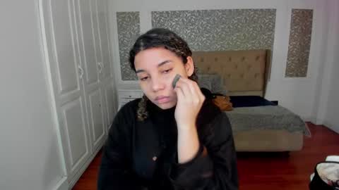 Snapshot of mayaa_ross chatting on October 1, 2025, 2:28 am Maya online show from October 1, 2025, 2:28 am